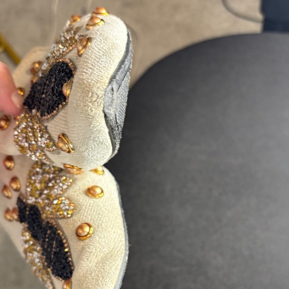 Source Unknown Gold and Black Embellished Mules - Picture 4 of 7